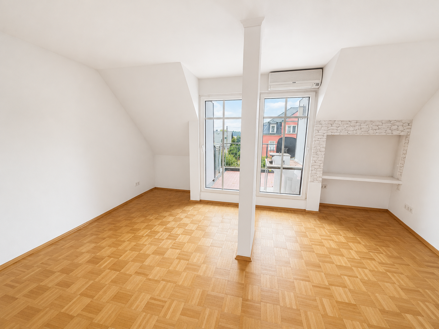 Renovierte Maisonettewohnung mit Stellplatz und Klimaanlagen 01689 Weinböhla